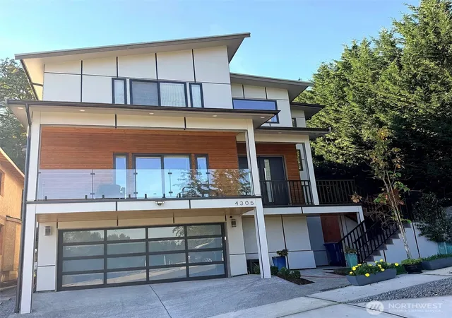 Photo 1 of Single family home for sale at 4305 Ne 26 Place, Renton, WA 98056 | MLS# NWM2528119 | Listing updated on 2026-10-15