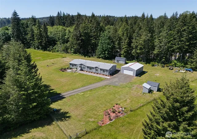 Photo 2 of Sale Pending at 131 Marquee Ln, Elma, WA 98541 | MLS# NWM2528136 | Listing updated on 2026-09-25