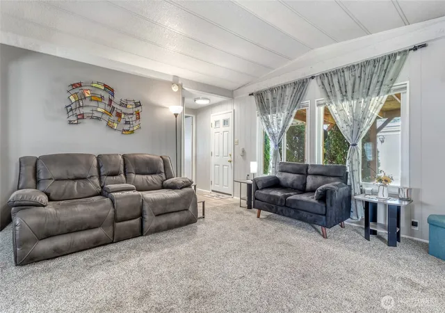 Photo 4 of Manufactured home for sale at 921 SE Scenic View Dr, College Place, WA 99324 | MLS# NWM2528162 | Listing updated on 2026-09-22