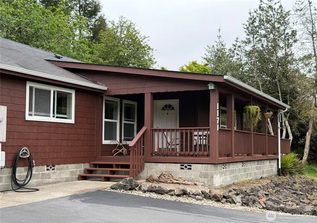 Photo 1 of Manufactured home for sale at 1171 Ray Hicks St, Raymond, WA 98577 | MLS# NWM2528178 | Listing updated on 2026-09-21