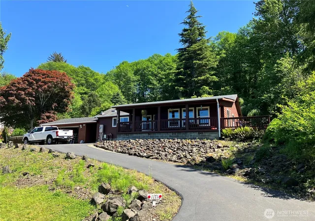 Photo 2 of Manufactured home for sale at 1171 Ray Hicks St, Raymond, WA 98577 | MLS# NWM2528178 | Listing updated on 2026-09-21
