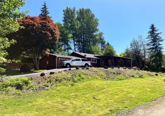 Photo 3 of Manufactured home for sale at 1171 Ray Hicks St, Raymond, WA 98577 | MLS# NWM2528178 | Listing updated on 2026-09-21