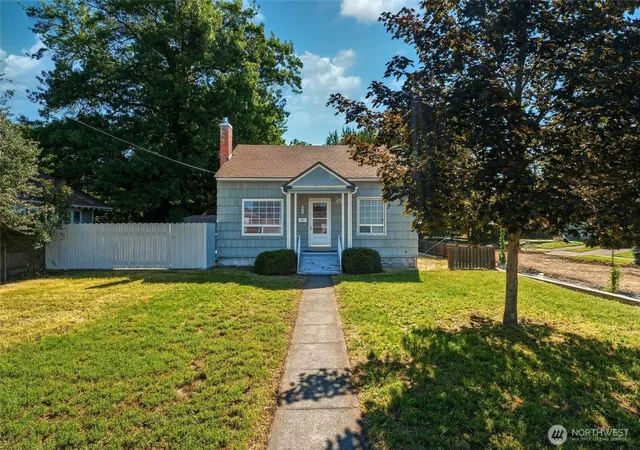 Photo 4 of Sale Pending at 49 S Clinton St, Walla Walla, WA 99362 | MLS# NWM2528233 | Listing updated on 2026-09-26