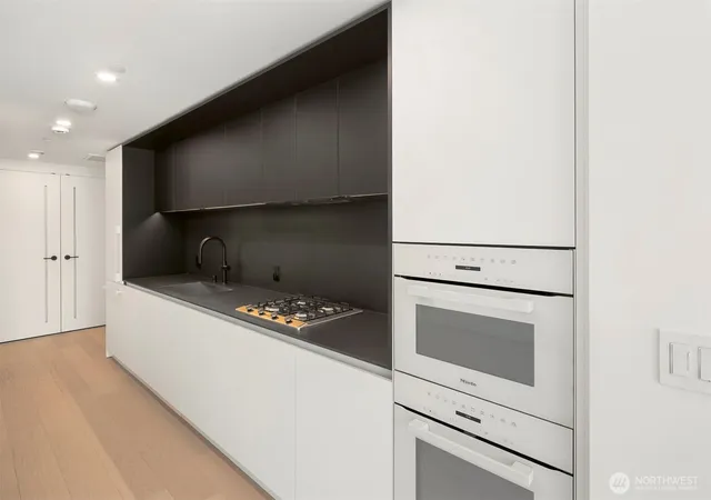 Photo 3 of Condo for sale at 300 Virginia St #1113, Seattle, WA 98101 | MLS# NWM2528234 | Listing updated on 2026-10-01