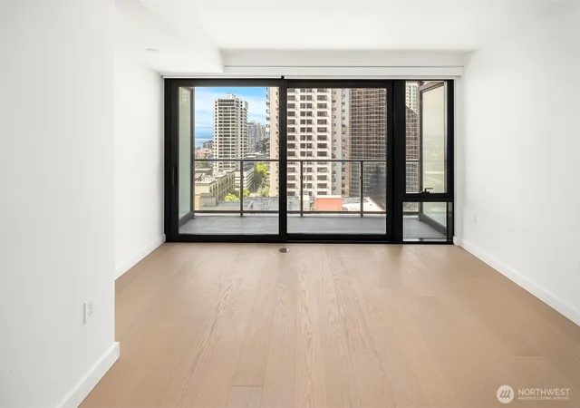 Photo 4 of Condo for sale at 300 Virginia St #1113, Seattle, WA 98101 | MLS# NWM2528234 | Listing updated on 2026-10-01