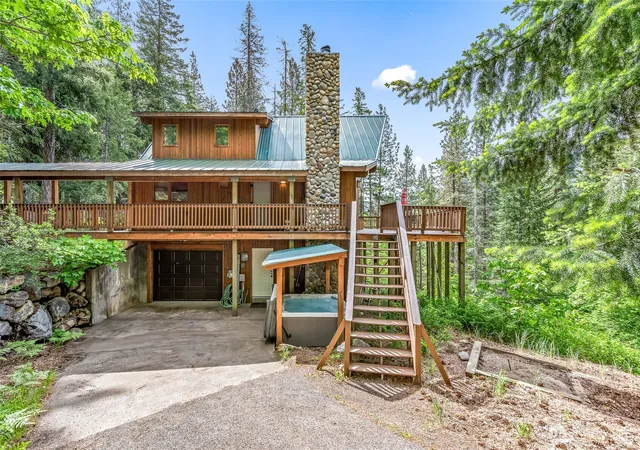 Photo 1 of Single family home for sale at 16761 Lakeview Dr, Leavenworth, WA 98826 | MLS# NWM2528238 | Listing updated on 2026-09-21