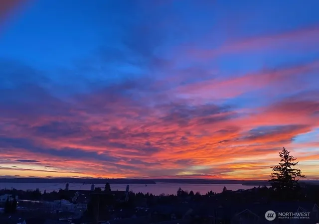 Photo 3 of Condo for sale at 4409 California Ave Sw #503, Seattle, WA 98116 | MLS# NWM2528276 | Listing updated on 2026-09-21