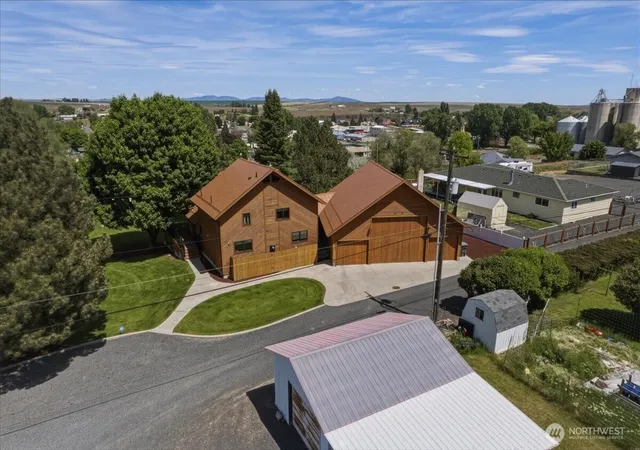 Photo 3 of Single family home for sale at 301 Sw West St, Wilbur, WA 99185 | MLS# NWM2528337 | Listing updated on 2026-09-21