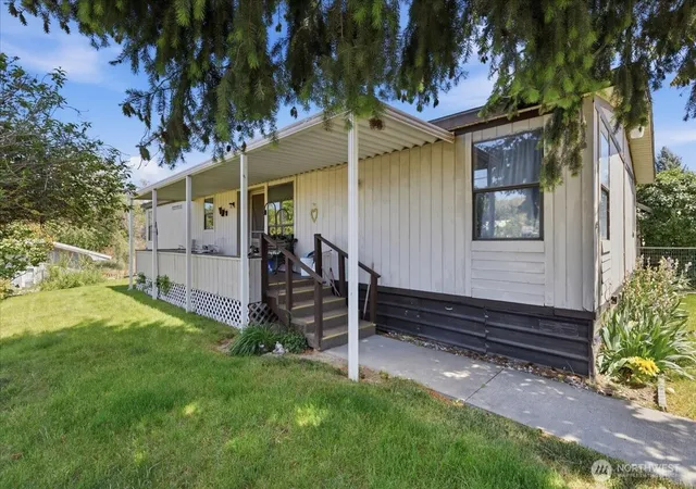 Photo 1 of Manufactured home for sale at 415 Sunny Dr, Electric City, WA 99123 | MLS# NWM2528381 | Listing updated on 2026-09-24