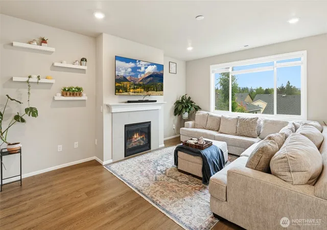 Photo 3 of Single family home for sale at 924 121st Avenue Se, Lake Stevens, WA 98258 | MLS# NWM2528393 | Listing updated on 2026-09-21