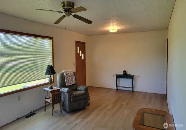 Photo 4 of Single family home for sale at 1296 US Hwy 12, Chehalis, WA 98532 | MLS# NWM2528415 | Listing updated on 2026-09-21
