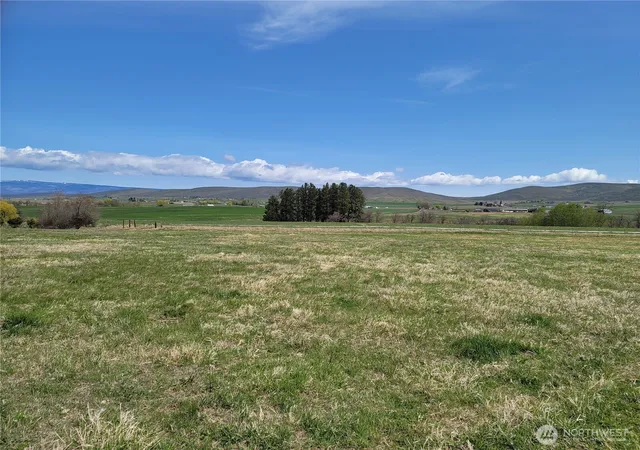 Photo 2 of Sale Pending at 428 Nka Rolling Hl Dr, Ellensburg, WA 98926 | MLS# NWM2528417 | Listing updated on 2026-07-12