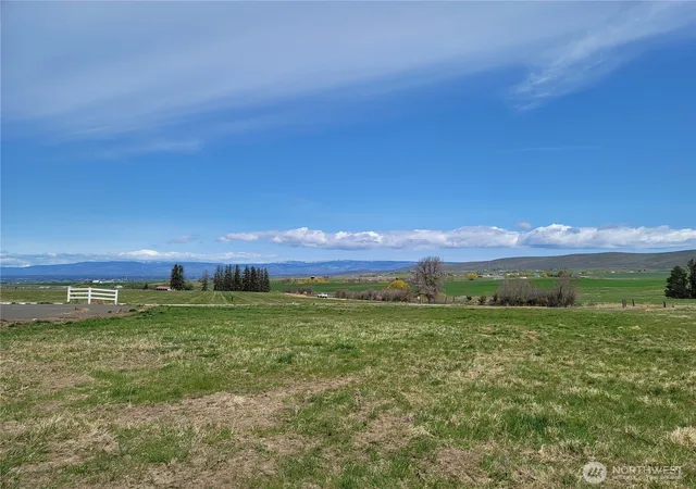 Photo 3 of Sale Pending at 428 Nka Rolling Hl Dr, Ellensburg, WA 98926 | MLS# NWM2528417 | Listing updated on 2026-07-12