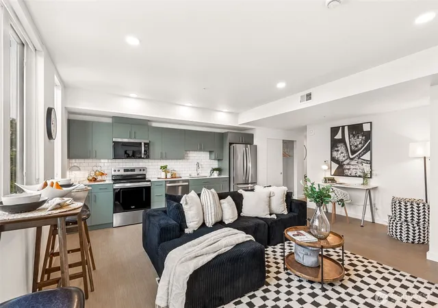 Photo 3 of Condo for sale at 5819 Phinney Ave N #405, Seattle, WA 98103 | MLS# NWM2528443 | Listing updated on 2026-10-01