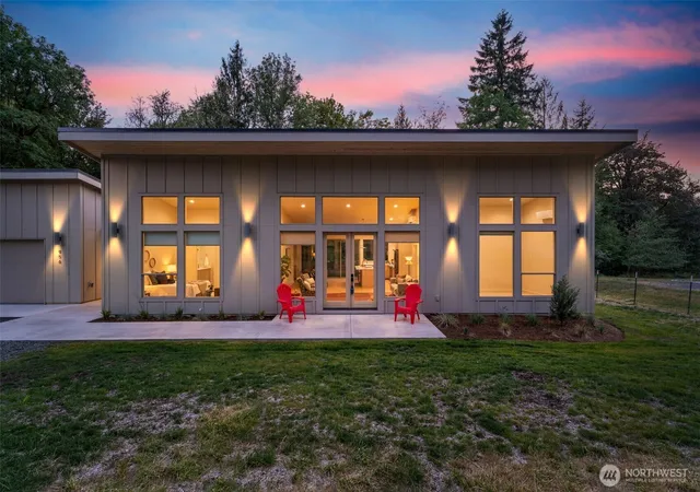 Photo 2 of Contingent at 956 Paine Rd, Castle Rock, WA 98611 | MLS# NWM2528481 | Listing updated on 2026-09-21