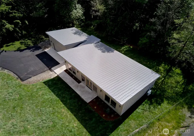 Photo 3 of Single family home for sale at 956 Paine Rd, Castle Rock, WA 98611 | MLS# NWM2528481 | Listing updated on 2026-09-21
