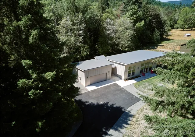 Photo 3 of Contingent at 956 Paine Rd, Castle Rock, WA 98611 | MLS# NWM2528481 | Listing updated on 2026-09-21