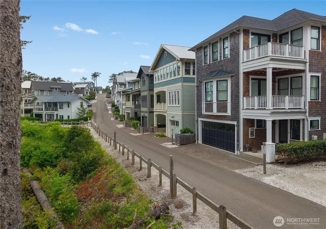 Photo 3 of Single family home for sale at 61 Seaside Ln, Pacific Beach, WA 98571 | MLS# NWM2528483 | Listing updated on 2026-09-21