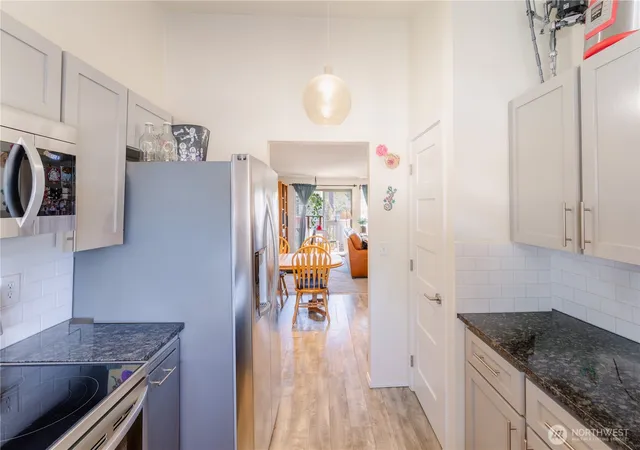 Photo 3 of Condo for sale at 3435 Auburn Way S #30, Auburn, WA 98092 | MLS# NWM2528503 | Listing updated on 2026-09-21