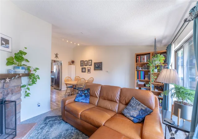 Photo 4 of Condo for sale at 3435 Auburn Way S #30, Auburn, WA 98092 | MLS# NWM2528503 | Listing updated on 2026-09-21
