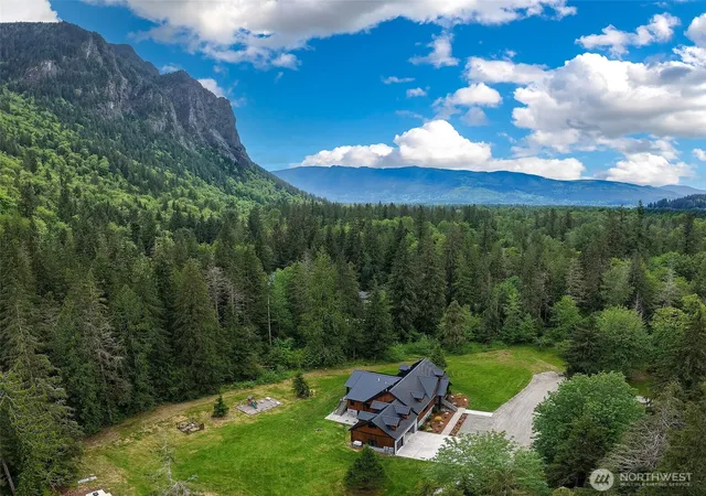 Photo 3 of Single family home for sale at 7538 Moon Valley Rd Se, North Bend, WA 98045 | MLS# NWM2528532 | Listing updated on 2026-09-21