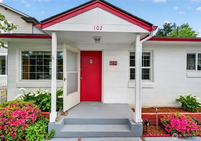 Photo 1 of Single family home for sale at 102 Nelson Ave, Kelso, WA 98626 | MLS# NWM2528559 | Listing updated on 2026-09-26