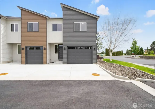 Photo 1 of Townhouse for sale at 6398 Ne Melby Way #1, Moses Lake, WA 98837 | MLS# NWM2528593 | Listing updated on 2026-09-21