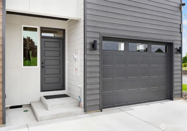 Photo 3 of Townhouse for sale at 6398 NE Melby Way #1, Moses Lake, WA 98837 | MLS# NWM2528593 | Listing updated on 2026-09-21