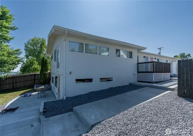 Photo 3 of Multi family home for sale at 3013 W Lakeside Dr #1-5, Moses Lake, WA 98837 | MLS# NWM2528601 | Listing updated on 2026-09-21