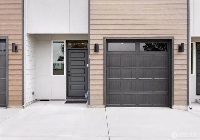 Photo 4 of Townhouse for sale at 6398 NE Melby Way #3, Moses Lake, WA 98837 | MLS# NWM2528602 | Listing updated on 2026-09-21