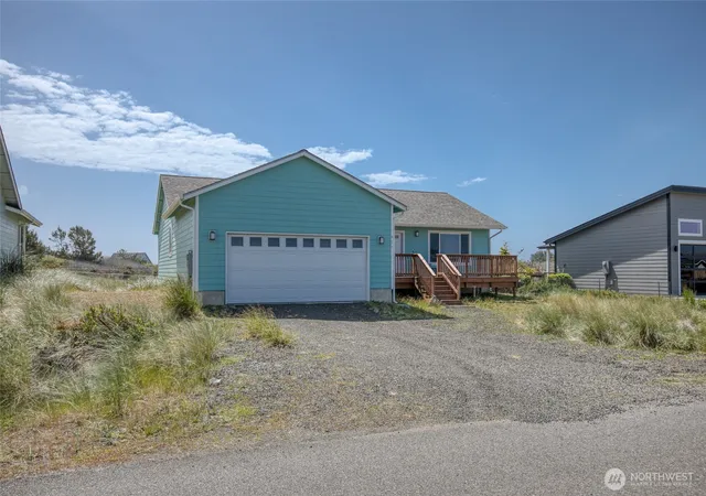 Photo 2 of Single family home for sale at 407 N Bel Air Loop Sw, Ocean Shores, WA 98569 | MLS# NWM2528619 | Listing updated on 2026-09-21