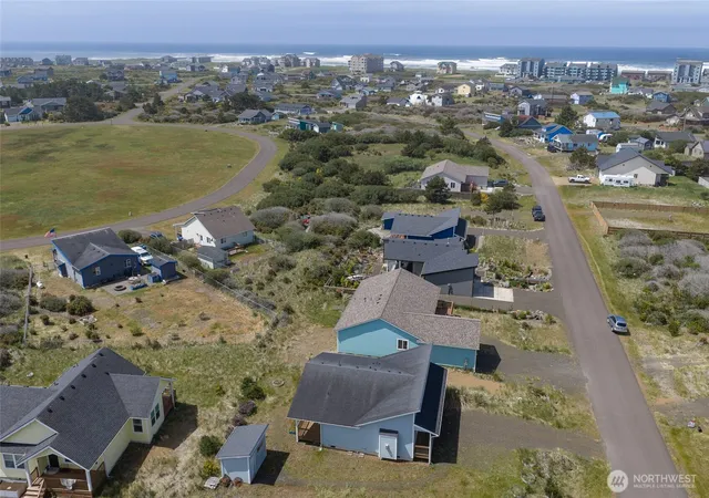 Photo 3 of Single family home for sale at 407 N Bel Air Loop SW, Ocean Shores, WA 98569 | MLS# NWM2528619 | Listing updated on 2026-09-21