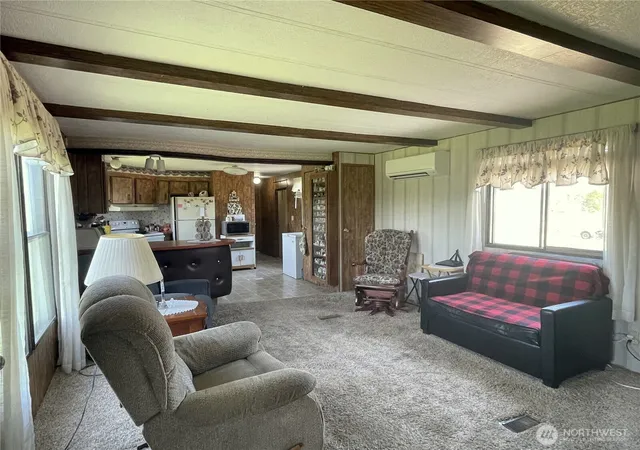 Photo 4 of Sale Pending at 4283 NE Wenatchee Dr, Moses Lake, WA 98837 | MLS# NWM2528626 | Listing updated on 2026-10-01