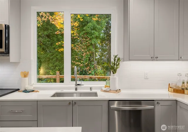 Photo 4 of Townhouse for sale at 4411 21st Avenue SW, Seattle, WA 98106 | MLS# NWM2528630 | Listing updated on 2026-09-27