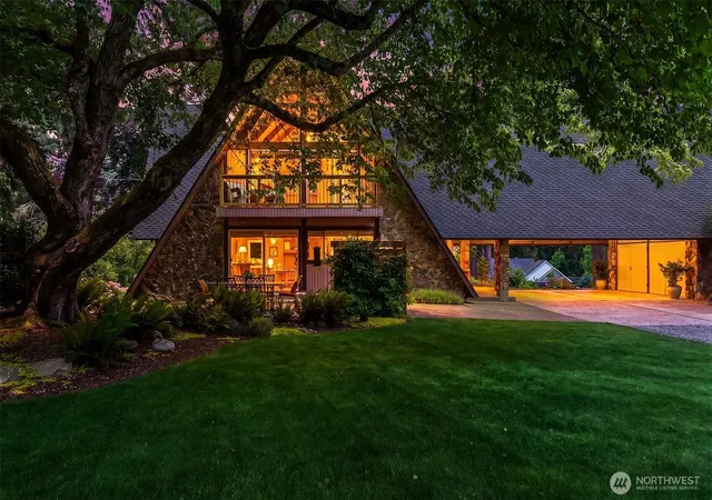 Photo 3 of Sale Pending at 20002 156th Avenue NE, Woodinville, WA 98072 | MLS# NWM2528635 | Listing updated on 2026-10-01
