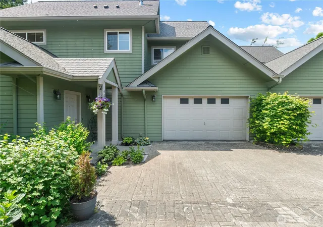 Photo 3 of Single family home for sale at 4603 Quinn Ct, Bellingham, WA 98226 | MLS# NWM2528645 | Listing updated on 2026-09-30