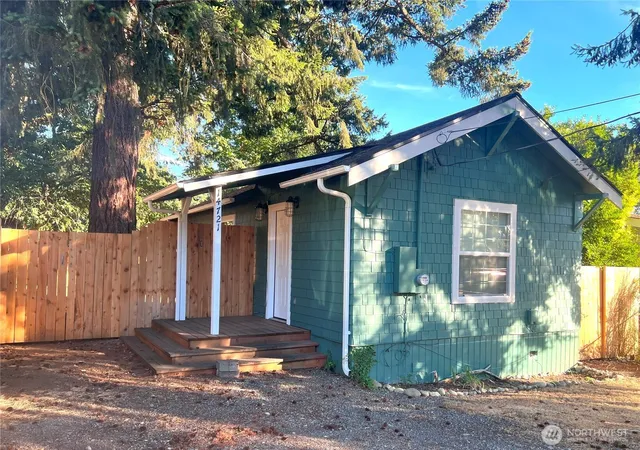 Photo 1 of Single family home for sale at 14721 Portland Ave Sw, Lakewood, WA 98498 | MLS# NWM2528650 | Listing updated on 2026-09-21