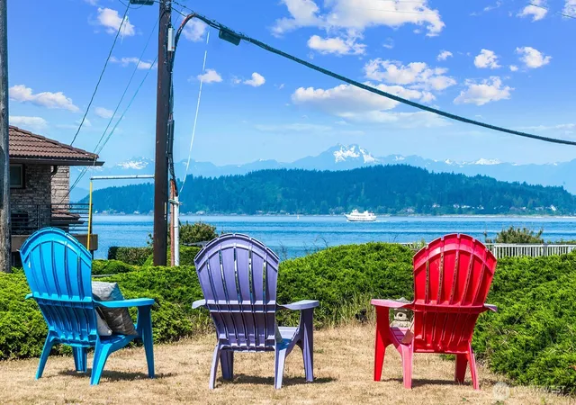 Photo 3 of Sale Pending at 3604 Beach Dr Sw, Seattle, WA 98116 | MLS# NWM2528658 | Listing updated on 2026-09-17