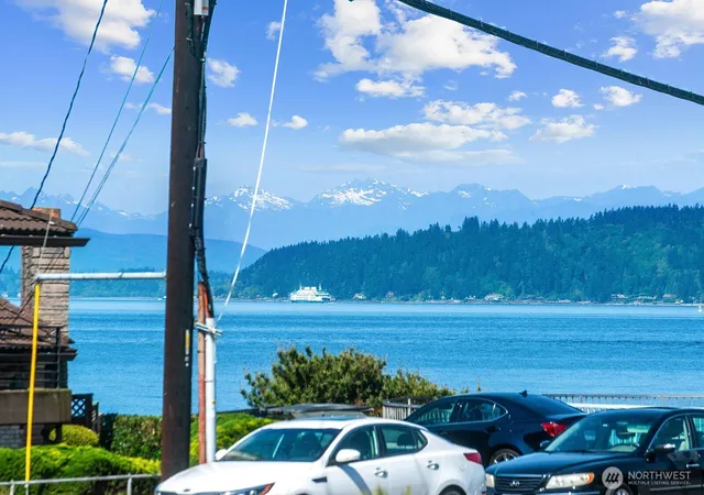 Photo 3 of Sale Pending at 3604 Beach Dr SW, Seattle, WA 98116 | MLS# NWM2528658 | Listing updated on 2026-09-17