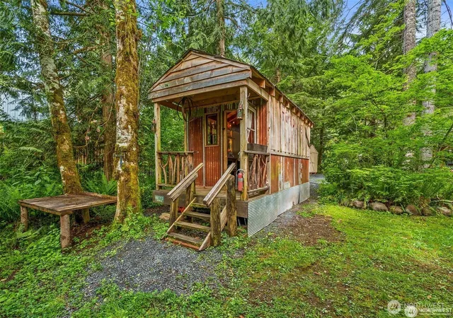 Photo 2 of Manufactured home for sale at 137 Paradise Dr, Ashford, WA 98304 | MLS# NWM2528676 | Listing updated on 2026-09-21