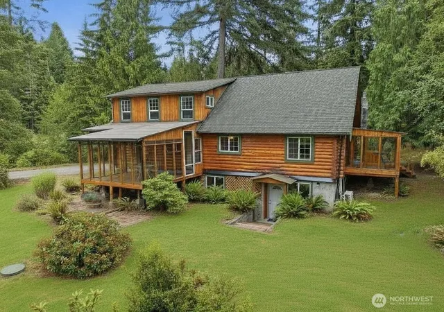 Photo 4 of Sale Pending at 7697 SE Willock Rd, Olalla, WA 98359 | MLS# NWM2528702 | Listing updated on 2026-09-22