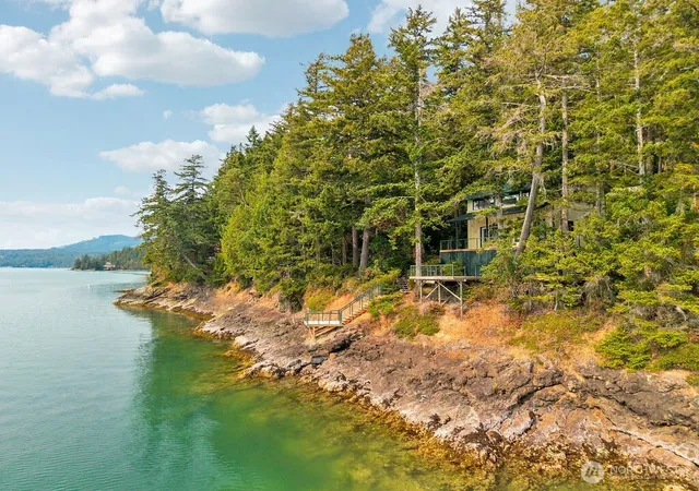 Photo 2 of Sale Pending at 95 Weather N Hts, Brinnon, WA 98320 | MLS# NWM2528732 | Listing updated on 2026-09-25
