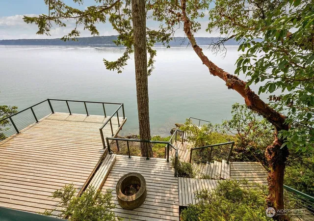 Photo 4 of Sale Pending at 95 Weather N Hts, Brinnon, WA 98320 | MLS# NWM2528732 | Listing updated on 2026-09-25