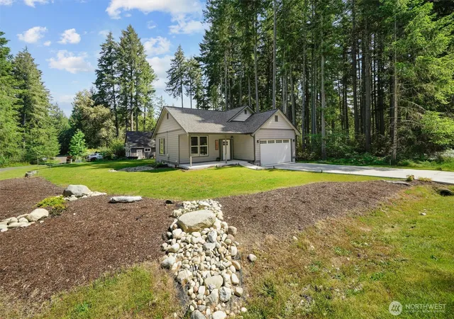 Photo 4 of Single family home for sale at 11813 Island Dr, Anderson Island, WA 98303 | MLS# NWM2528739 | Listing updated on 2026-09-21
