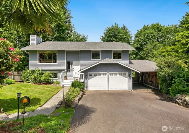 Photo 3 of Sale Pending at 1951 2nd Street, Kirkland, WA 98033 | MLS# NWM2528746 | Listing updated on 2026-09-25