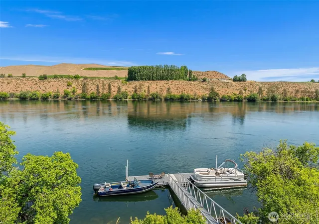 Photo 2 of Single family home for sale at 1307 Jefferson Ave, Bridgeport, WA 98813 | MLS# NWM2528761 | Listing updated on 2026-09-21