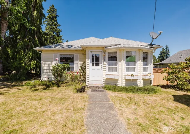 Photo 1 of Single family home for sale at 1230 Olympic Ave, Shelton, WA 98584 | MLS# NWM2528810 | Listing updated on 2026-09-21