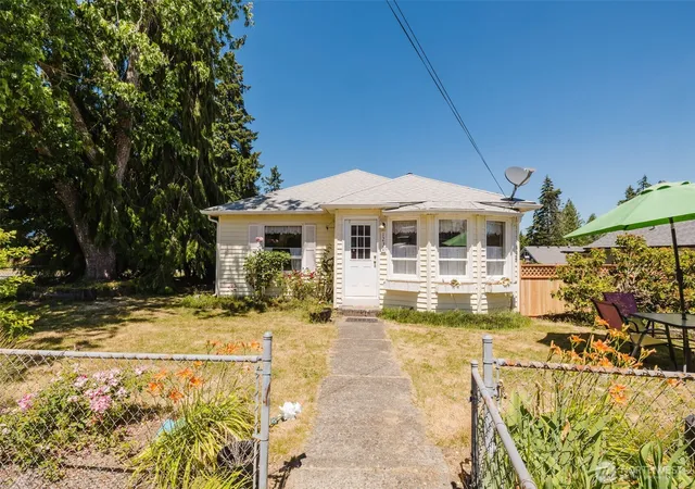 Photo 4 of Single family home for sale at 1230 Olympic Ave, Shelton, WA 98584 | MLS# NWM2528810 | Listing updated on 2026-09-21