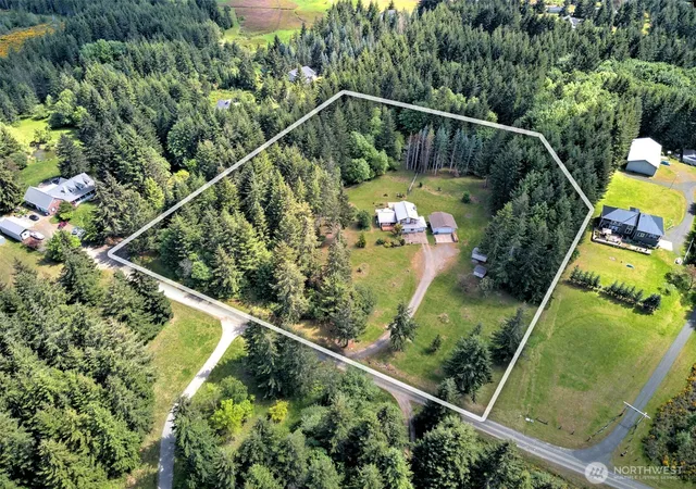 Photo 2 of Single family home for sale at 21 Se Majestic View Dr, Shelton, WA 98584 | MLS# NWM2528824 | Listing updated on 2026-09-21