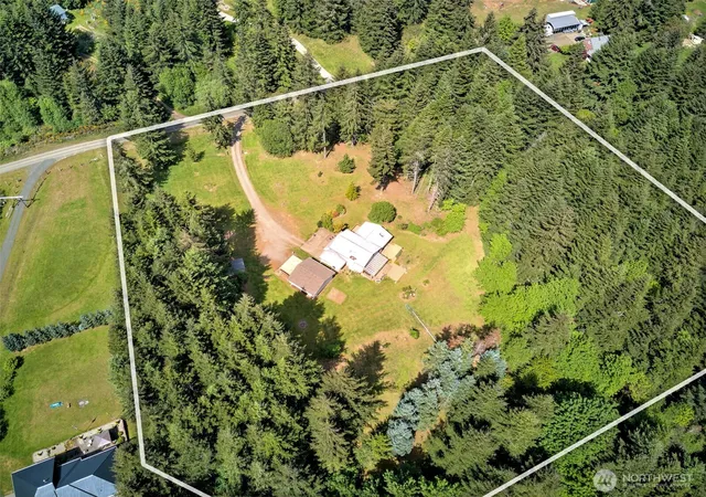 Photo 3 of Single family home for sale at 21 Se Majestic View Dr, Shelton, WA 98584 | MLS# NWM2528824 | Listing updated on 2026-09-21